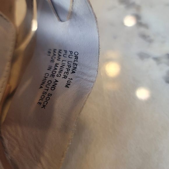 Steve Madden Tan wedge sandals, sz 10 - Picture 4 of 8